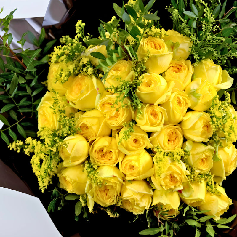 Elegant Bouquet of Yellow Garden Roses