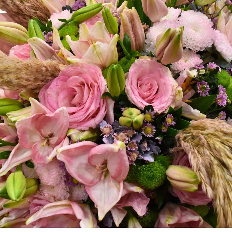 Elegant bouquet of Pink roses