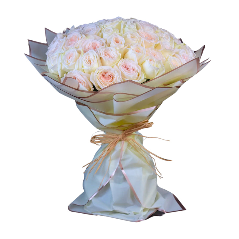Bouquet of white Roses with a touch of Peach