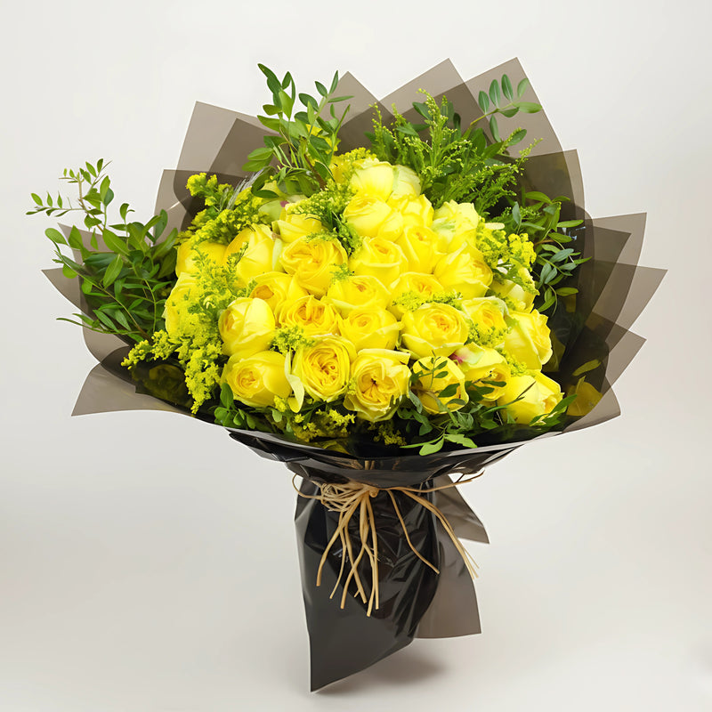 Elegant Bouquet of Yellow Garden Roses
