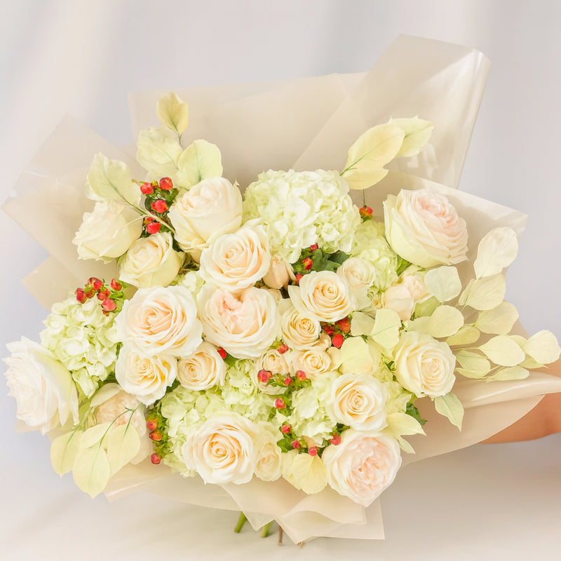 Bouquet of White Roses and Hydrangea
