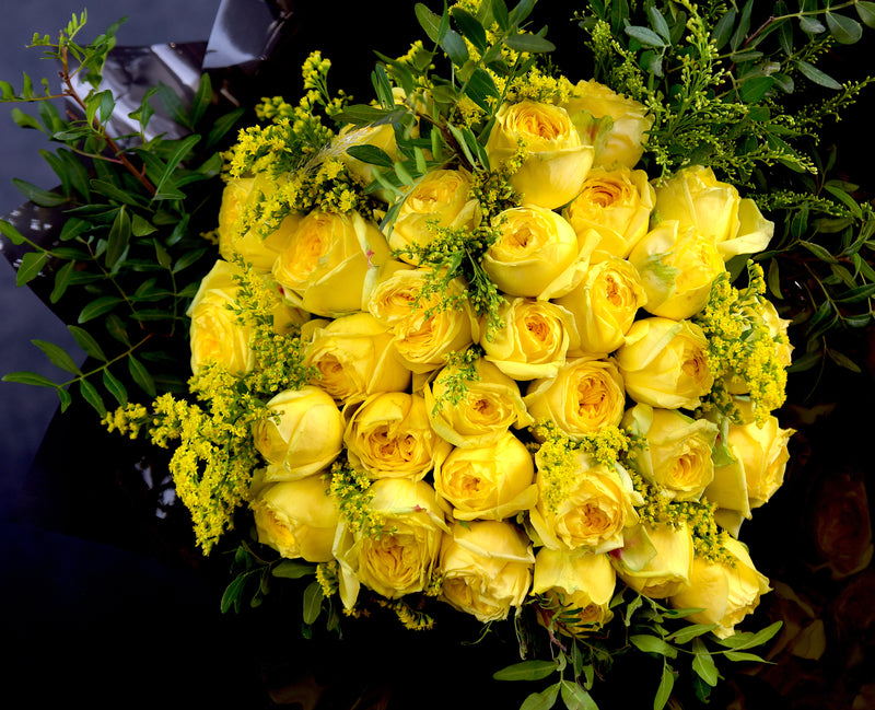 Bouquet of yellow garden roses