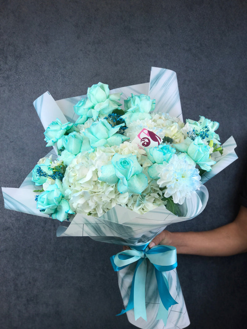 Bouquet of Roses , Hydrangea and mixed flowers