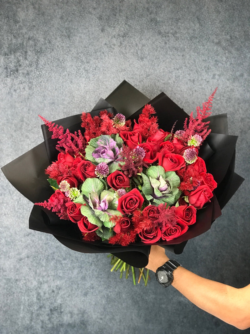Elegant bouquet of Red roses