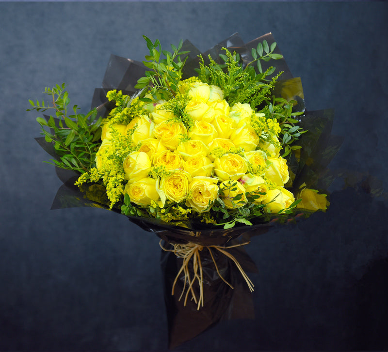 Bouquet of yellow garden roses